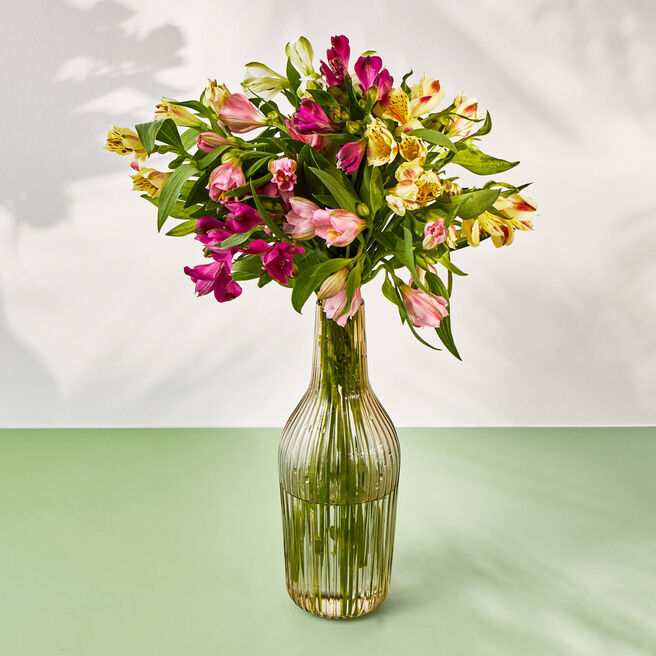 Letterbox Alstroemeria Flower Bouquet - Free Delivery!