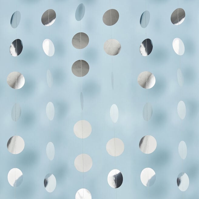 Metallic Silver Circle Card Backdrop 20m