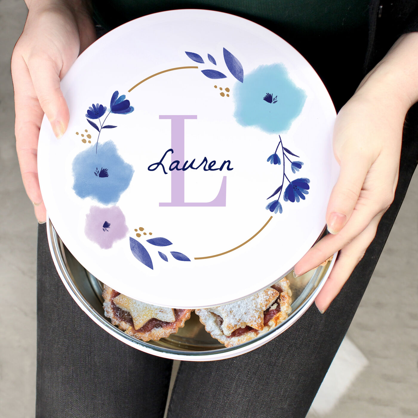 Buy Personalised Floral Initial Cake Tin for GBP 22.99 Card Factory UK