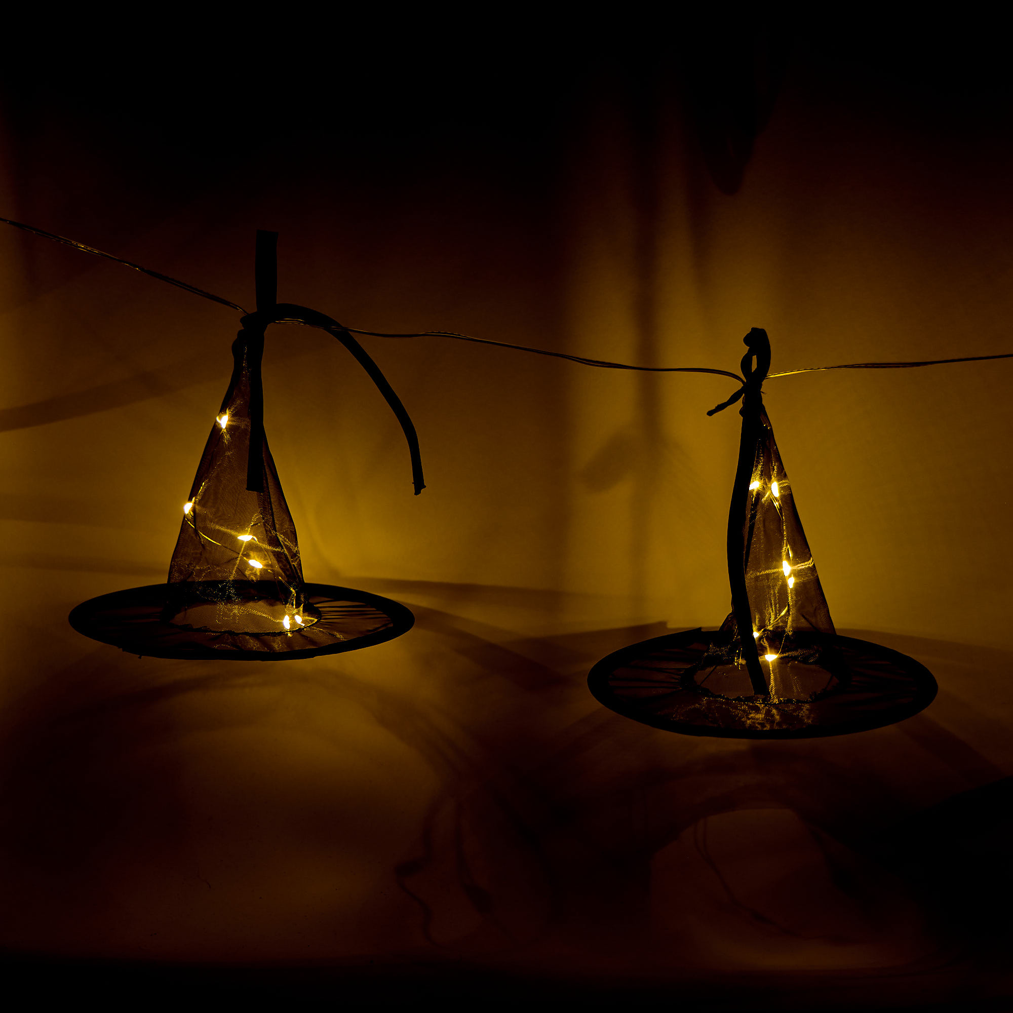 Light-Up Witch Hat Garland