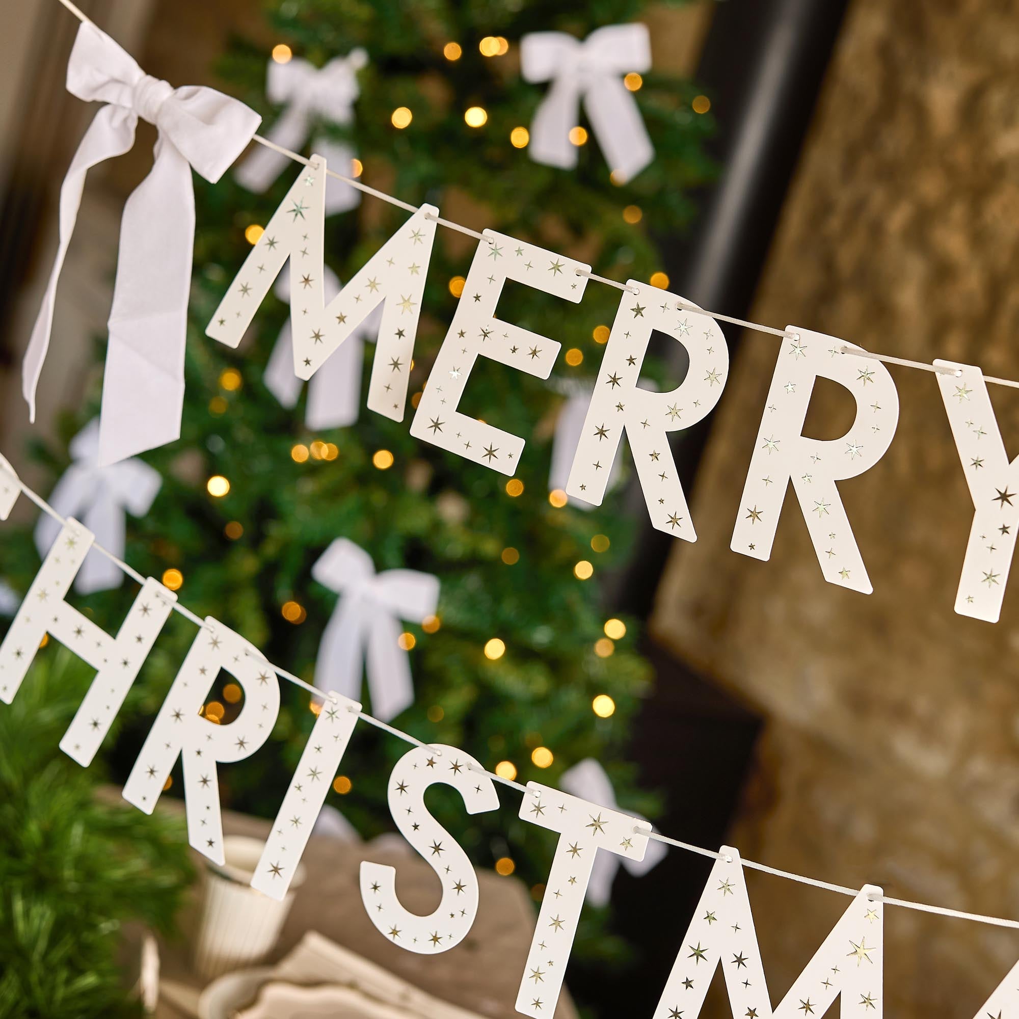 White Merry Christmas' Card Banner With Velvet Bows