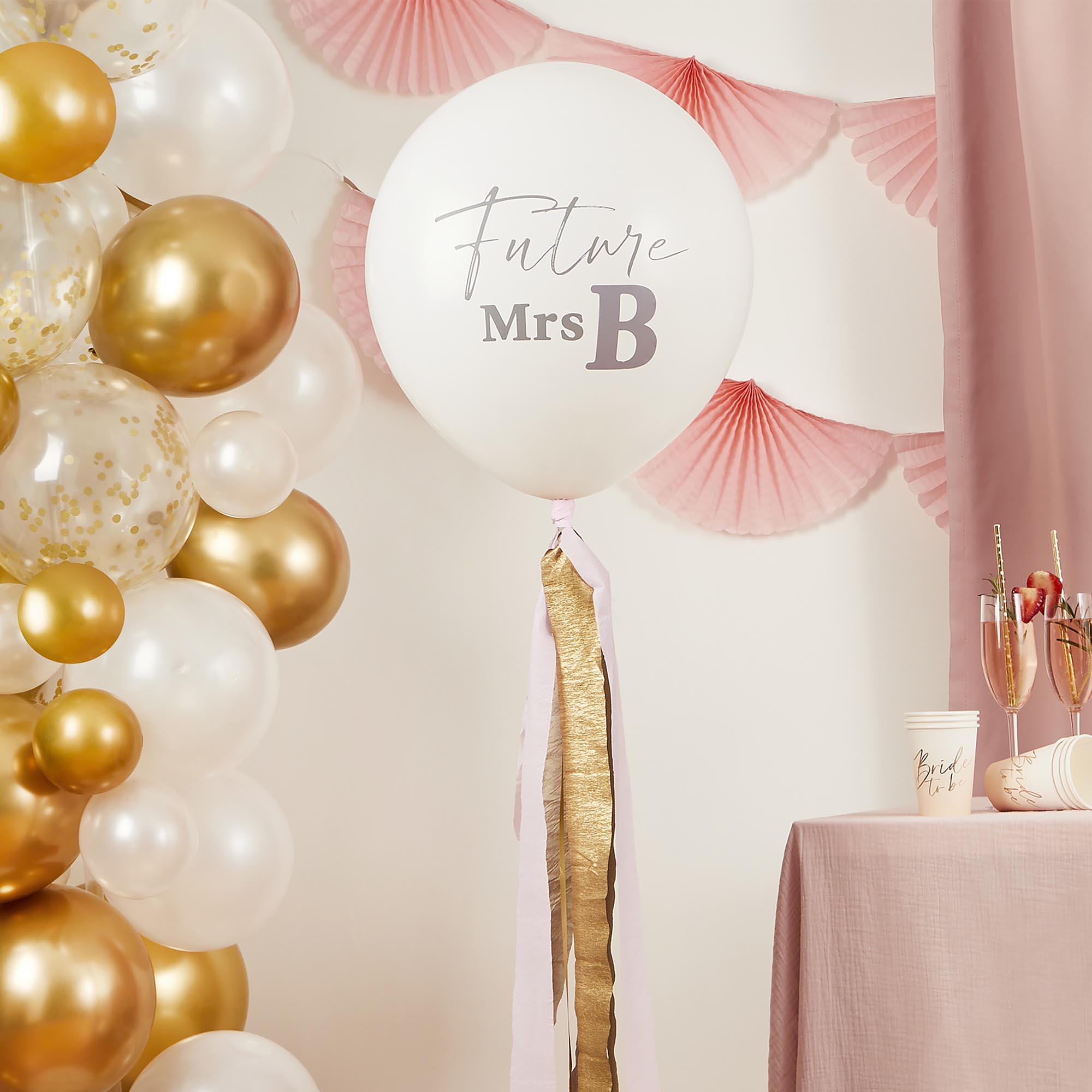 Future Mrs Jumbo 18-Inch Latex Balloon & Tassel Tail 