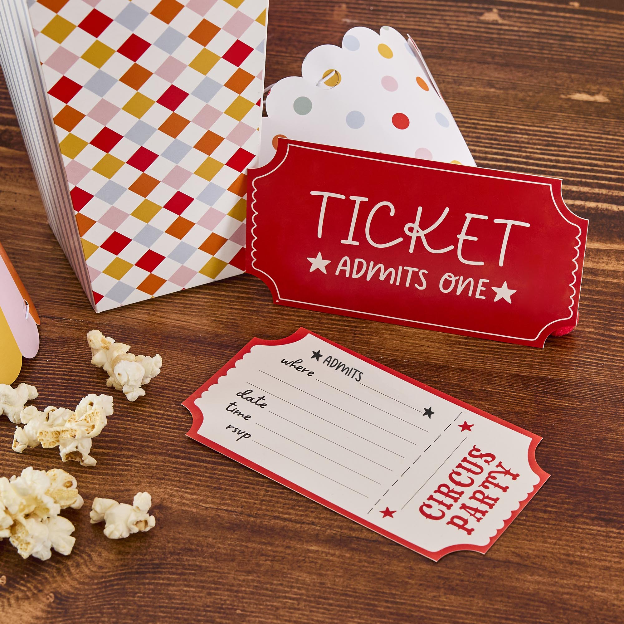 Circus Party Invitations - Pack of 8