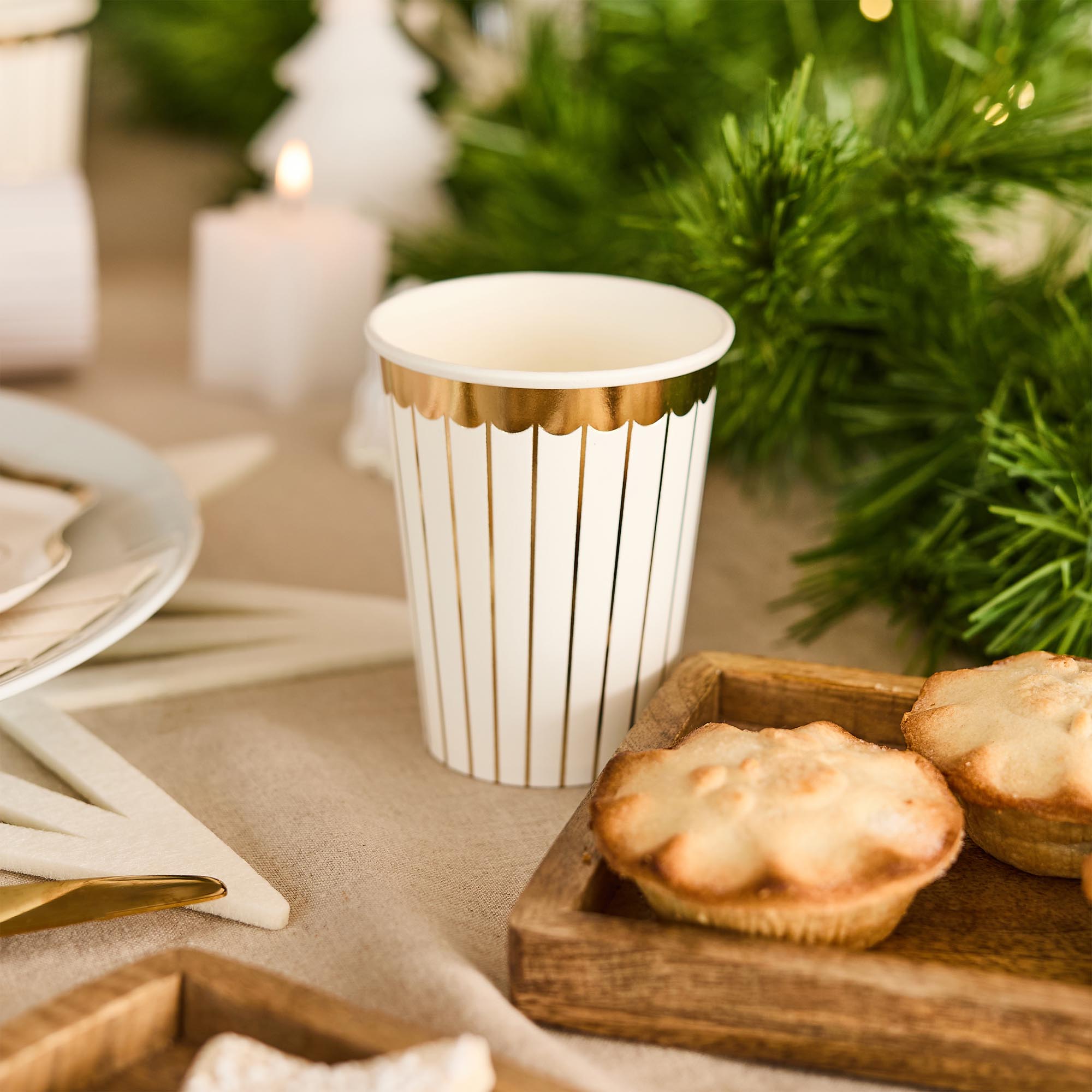 White Christmas Tableware Bundle - 16 Guests