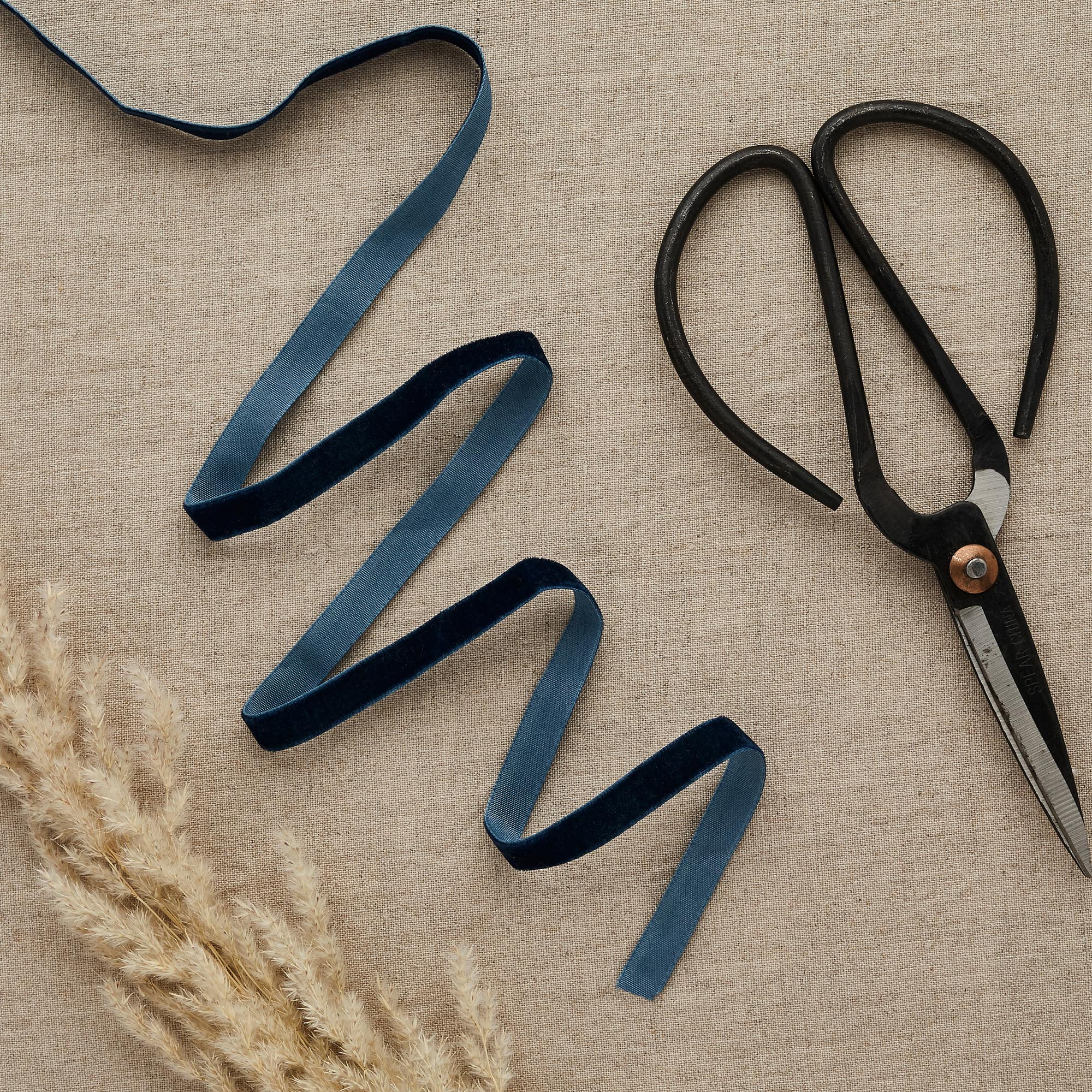 Navy Velvet Ribbon 5m 