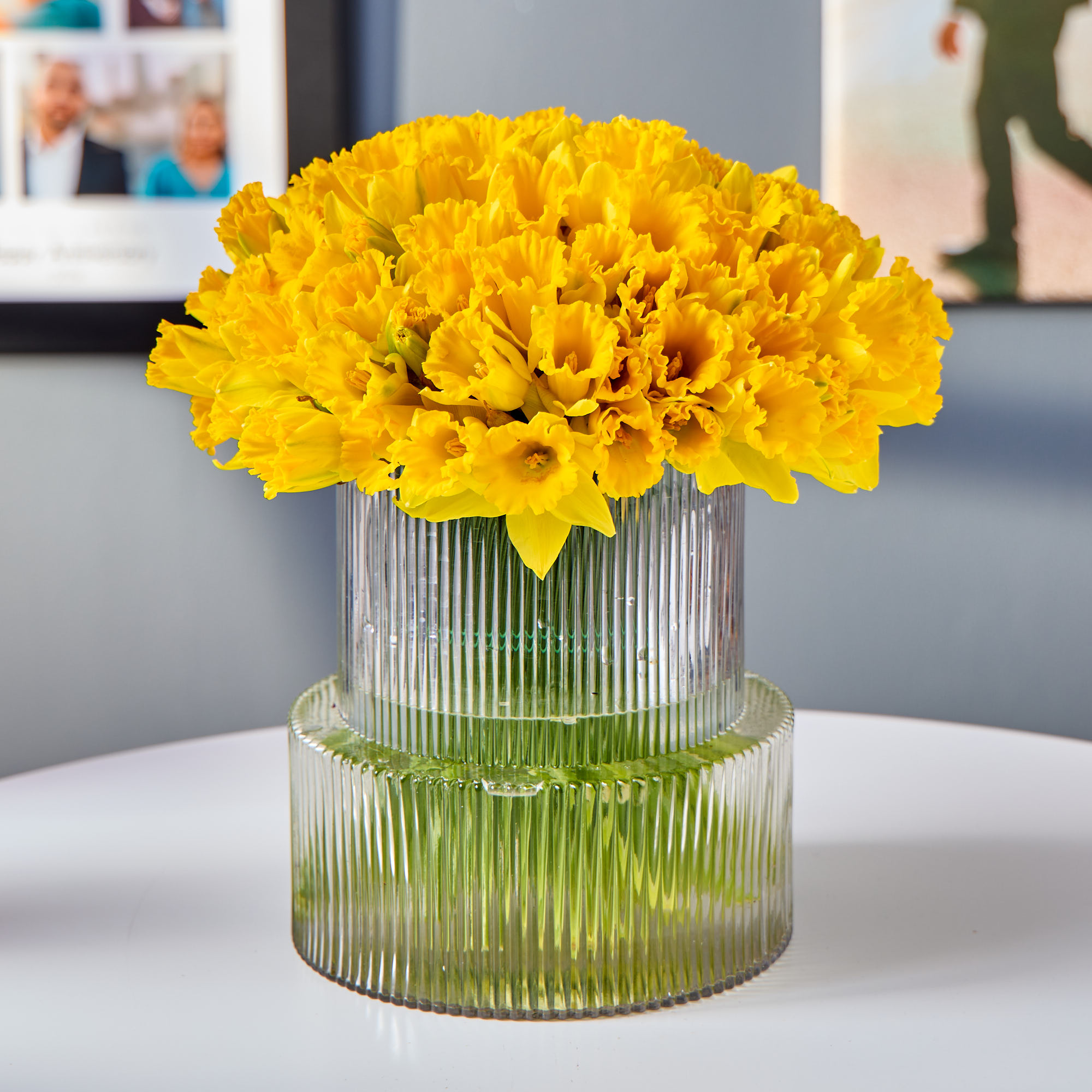 Blossoming Gifts 100 Spring Daffodils Flower Bouquet - Free Delivery!