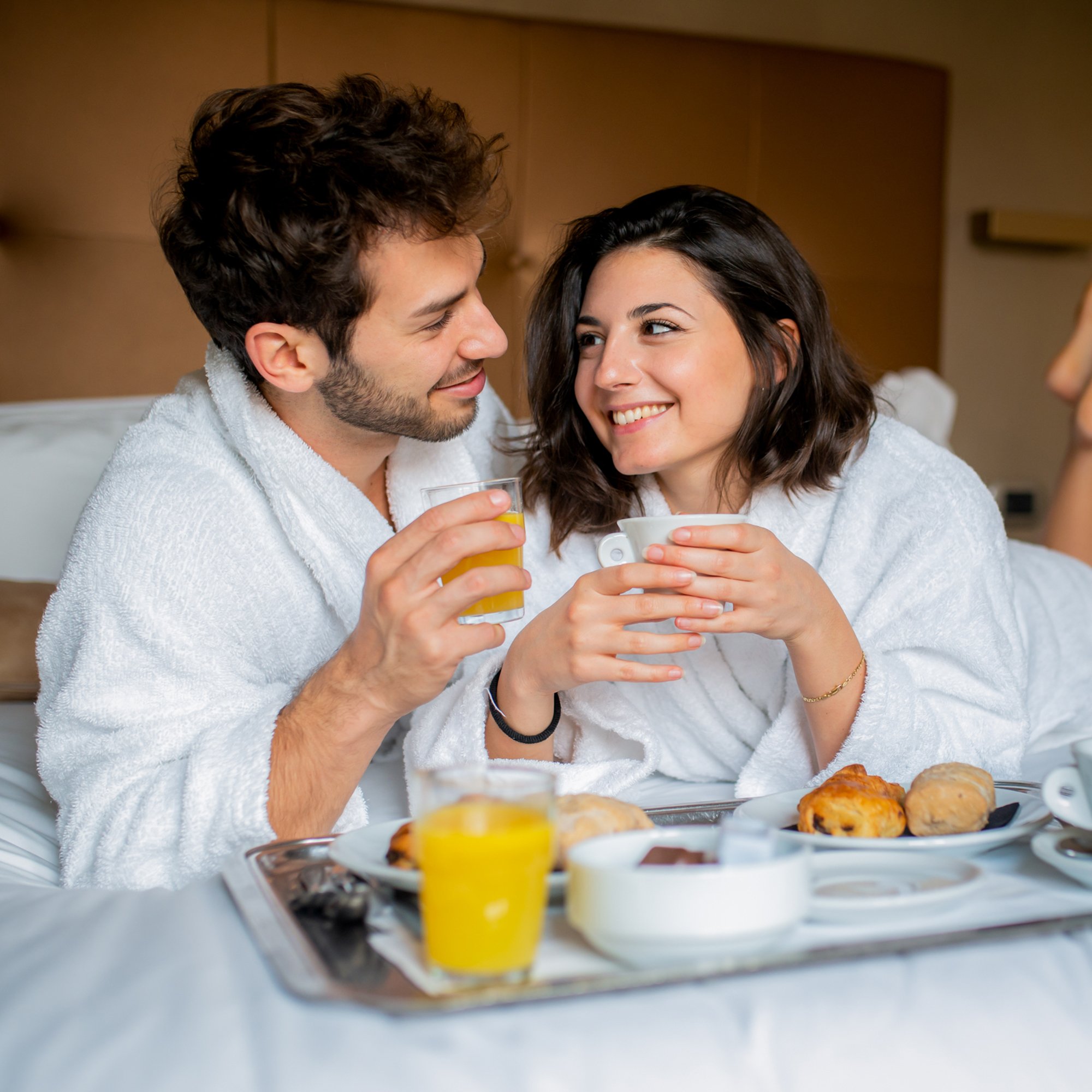 One Night Escape with Dinner for Two Gift Experience Day
