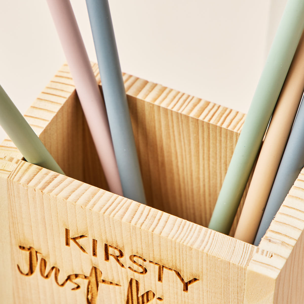 Personalised Wooden Pen Pot - Just Kiss and Make Up