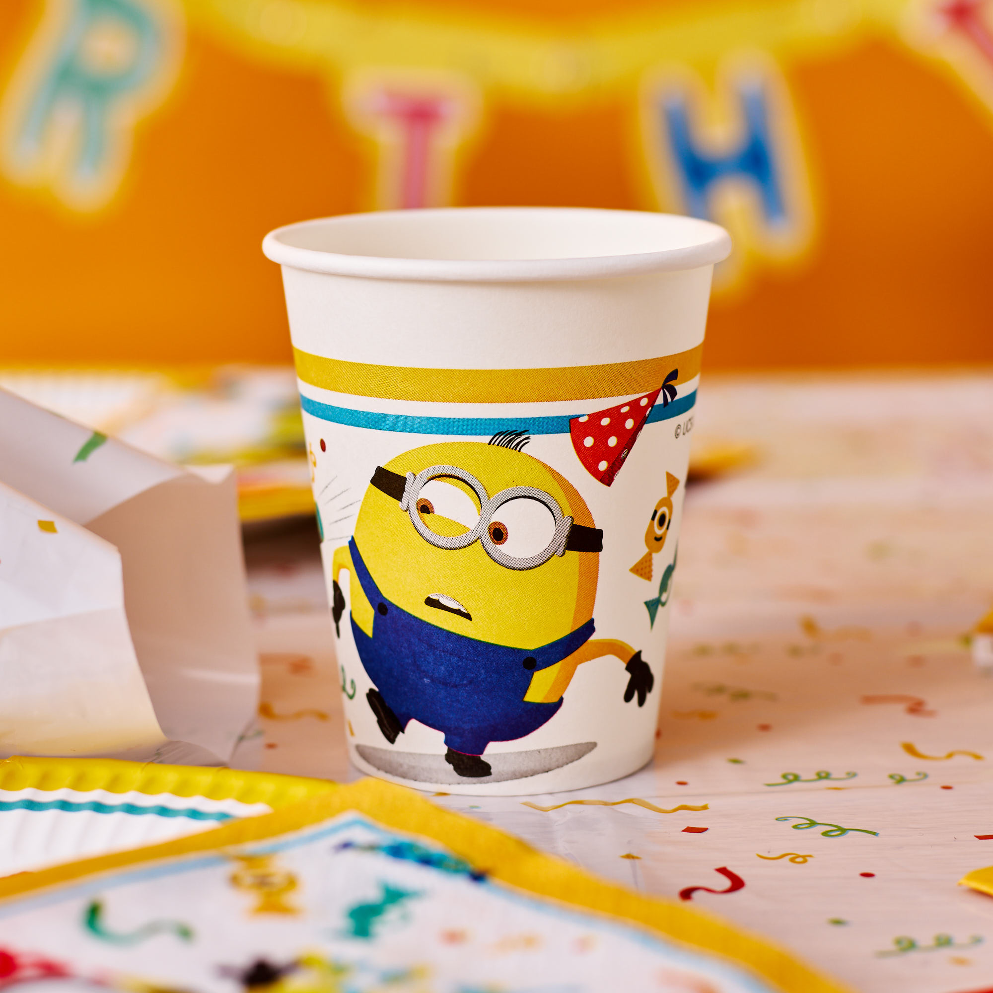 Minions: The Rise of Gru Party Tableware & Decorations Bundle - 16 Guests