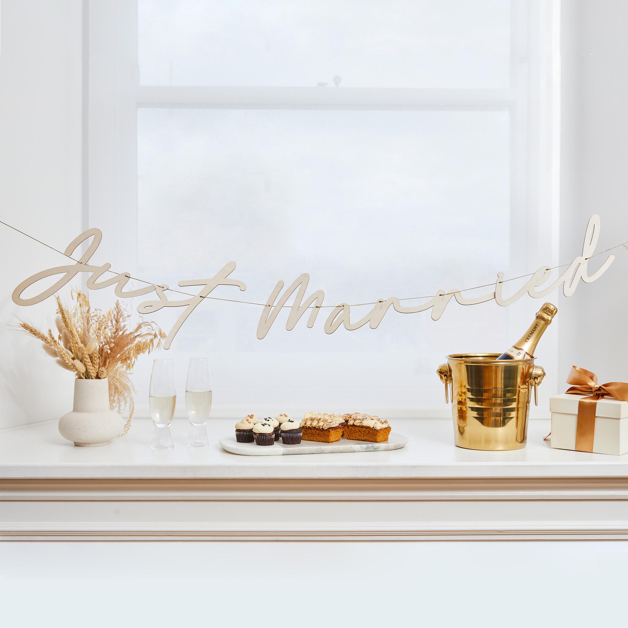 Just Married Wooden Banner 2m