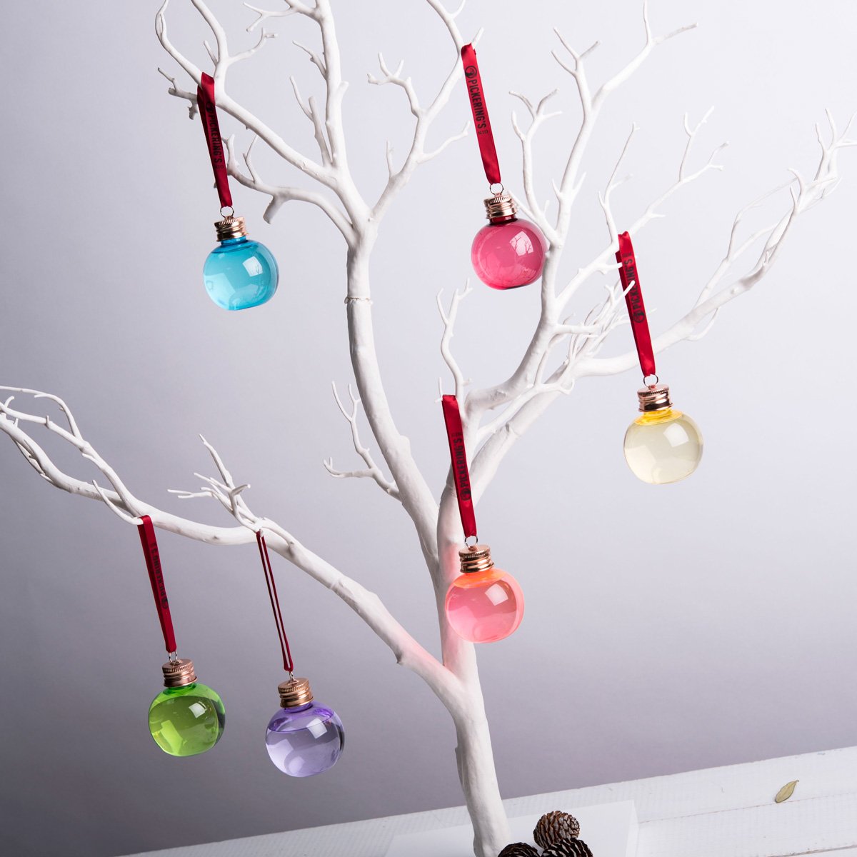 6 Pickerings Gin Baubles