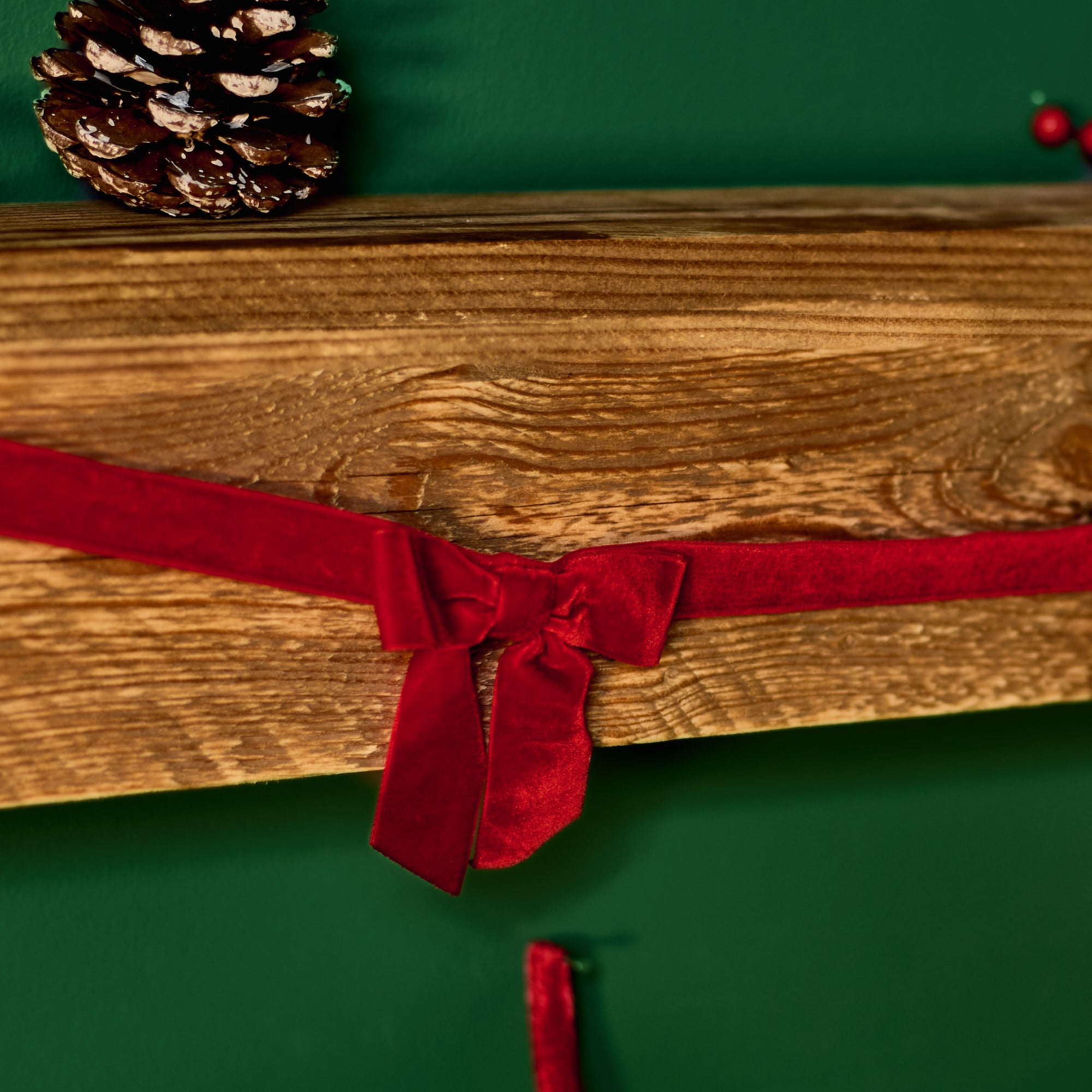 Velvet Bow Garland