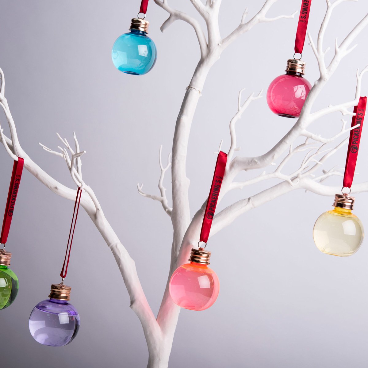 6 Pickerings Gin Baubles