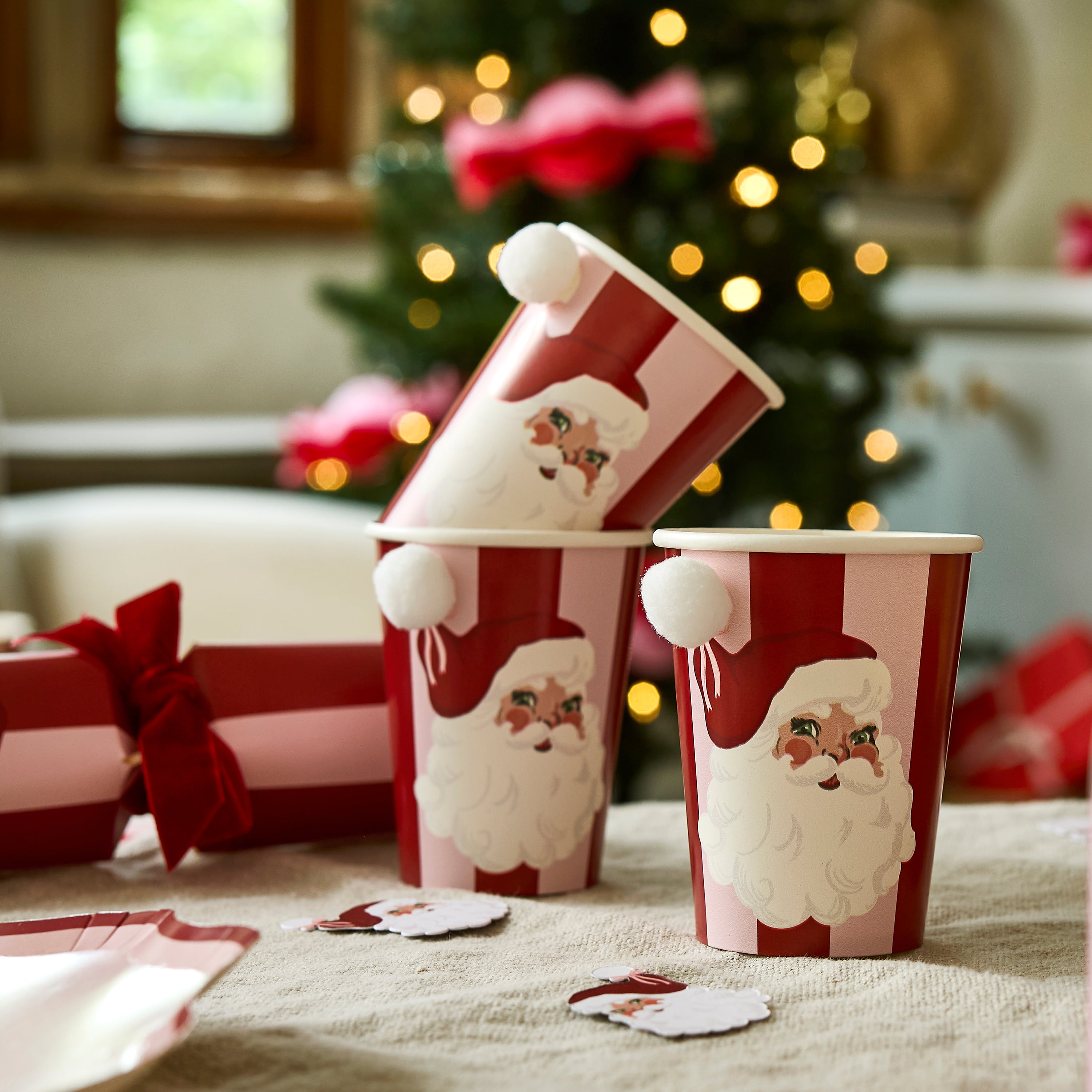 Vintage Santa Paper Cups - Pack of 8