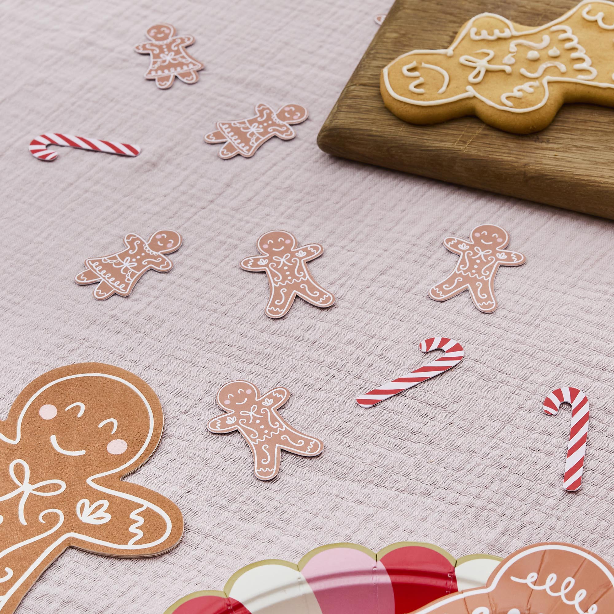 Gingerbread & Candy Cane Table Scatter