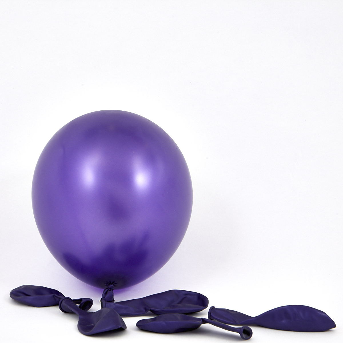 Buy Metallic Purple Latex Balloons Pack Of 6 for GBP 0.99 Card