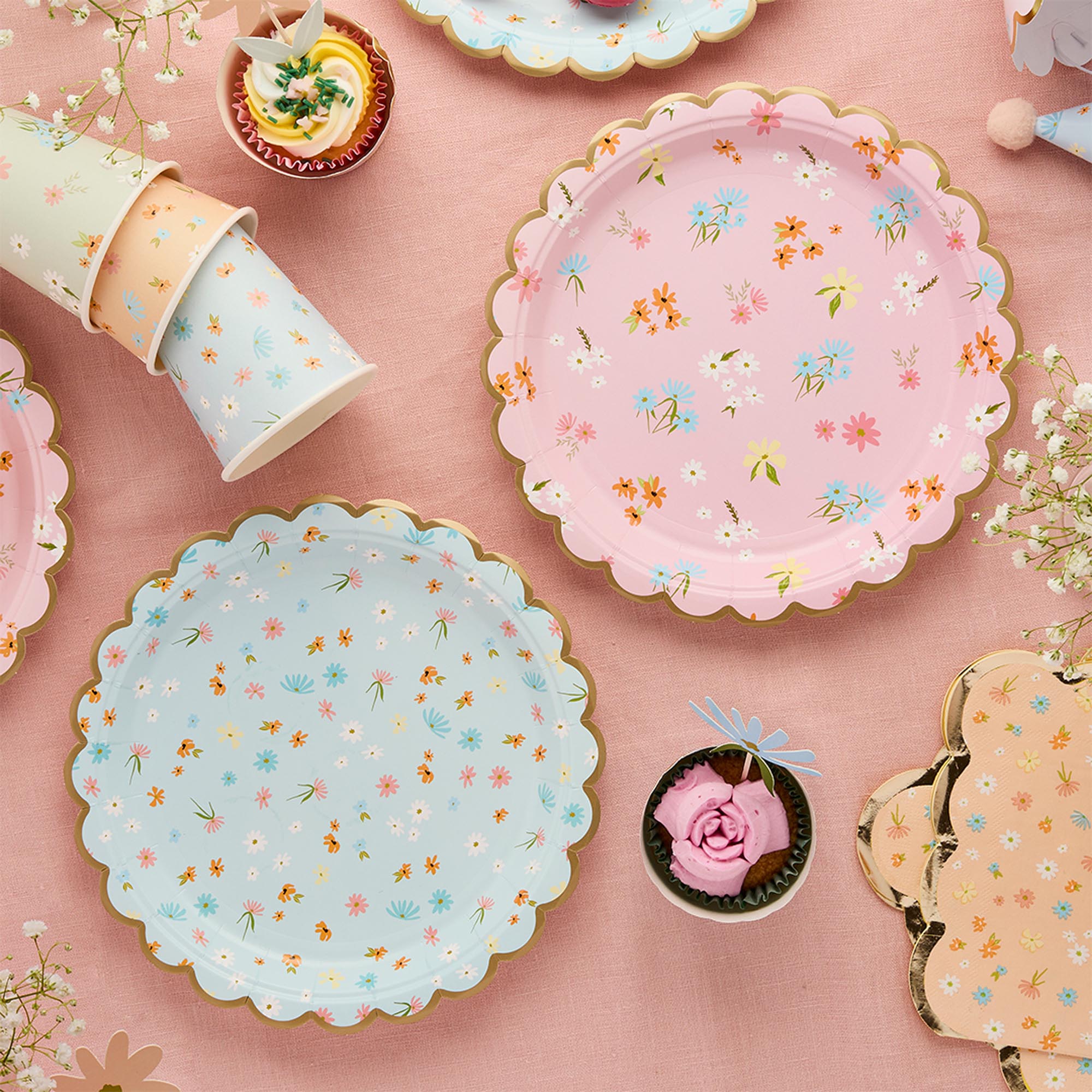 Floral Scalloped Paper Plates - Pack of 8